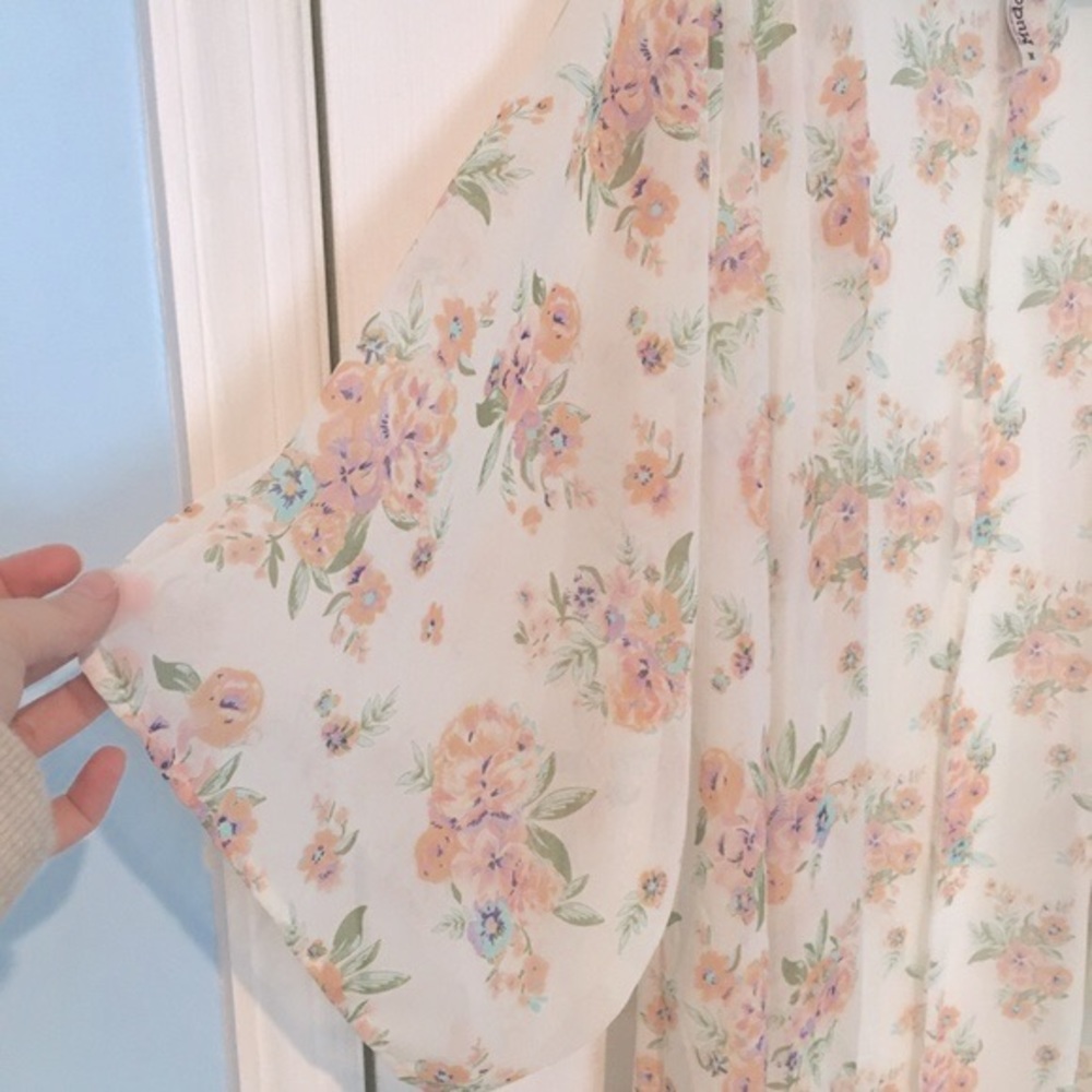 Mudd Floral Chiffron Kimono - Picture 7 of 9